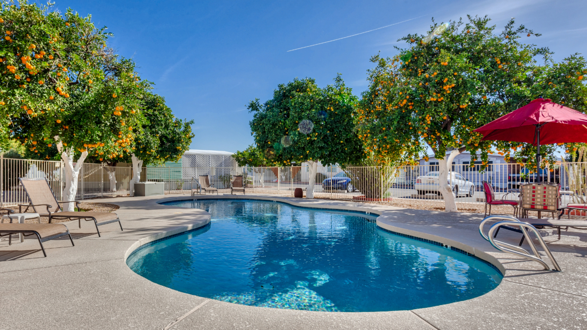 RELAXING POOL